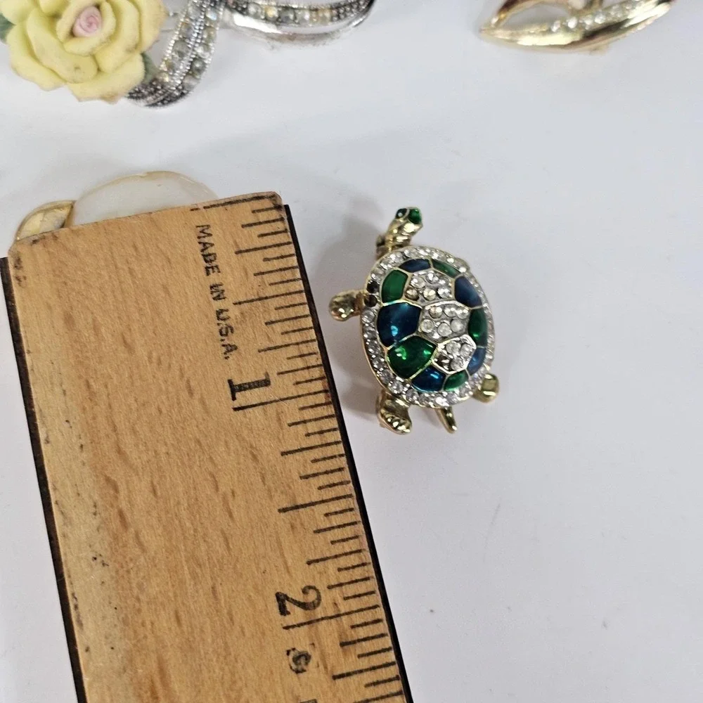 Vintage Pin Brooch Lot Animal Floral Turtle Elephant Celestial Avon Pearl Stone